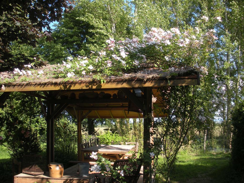 Ferme Saint Joseph Bed and Breakfast Le Fousseret Buitenkant foto